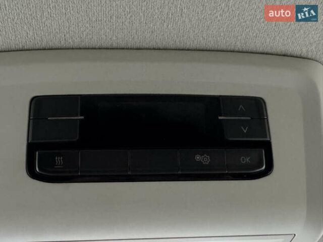 Серый Фольксваген Transporter, объемом двигателя 2 л и пробегом 207 тыс. км за 24950 $, фото 132 на Automoto.ua