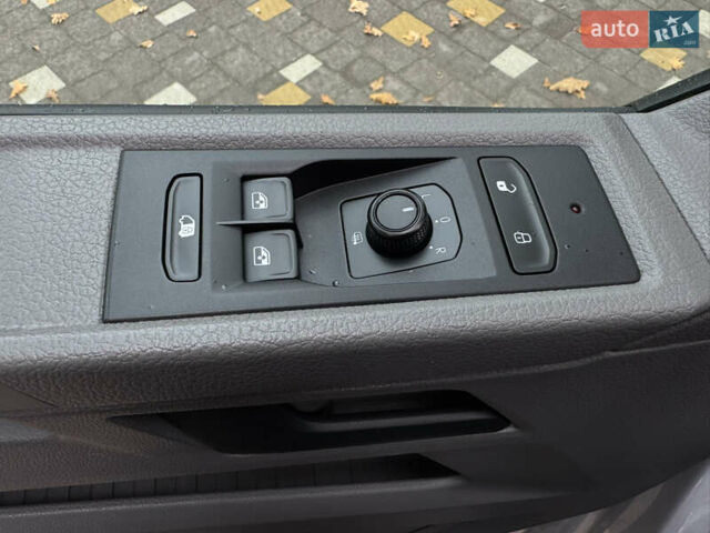 Серый Фольксваген Transporter, объемом двигателя 2 л и пробегом 207 тыс. км за 24950 $, фото 112 на Automoto.ua