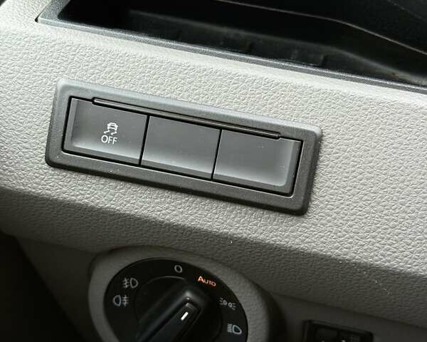 Сірий Фольксваген Transporter, об'ємом двигуна 1.97 л та пробігом 205 тис. км за 25300 $, фото 71 на Automoto.ua