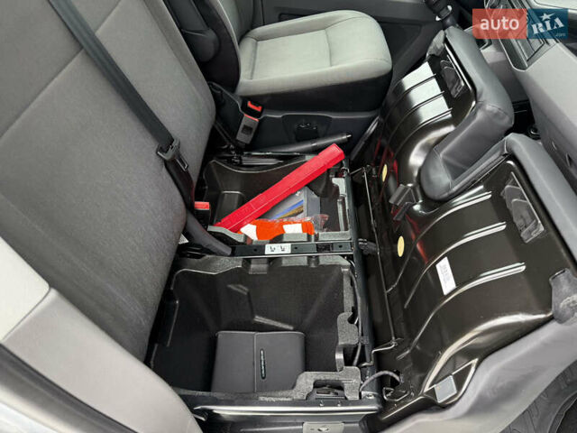 Серый Фольксваген Transporter, объемом двигателя 2 л и пробегом 199 тыс. км за 25999 $, фото 57 на Automoto.ua