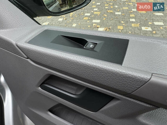 Серый Фольксваген Transporter, объемом двигателя 2 л и пробегом 207 тыс. км за 24950 $, фото 92 на Automoto.ua