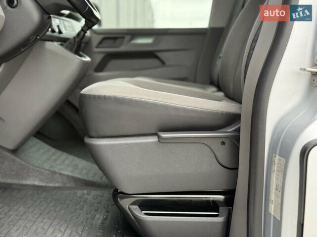 Серый Фольксваген Transporter, объемом двигателя 2 л и пробегом 199 тыс. км за 25999 $, фото 43 на Automoto.ua