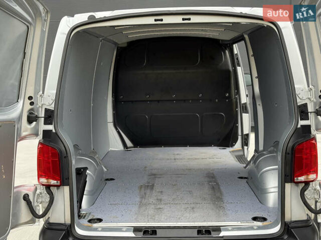 Серый Фольксваген Transporter, объемом двигателя 2 л и пробегом 199 тыс. км за 25999 $, фото 78 на Automoto.ua