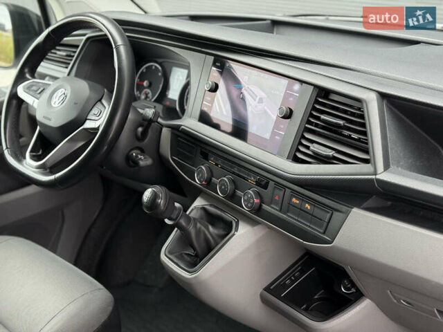 Серый Фольксваген Transporter, объемом двигателя 2 л и пробегом 199 тыс. км за 25999 $, фото 41 на Automoto.ua