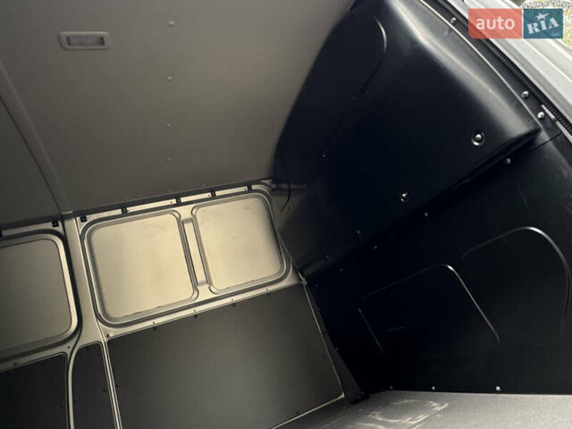 Серый Фольксваген Transporter, объемом двигателя 2 л и пробегом 207 тыс. км за 24950 $, фото 85 на Automoto.ua