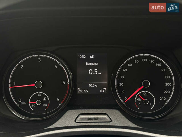 Серый Фольксваген Transporter, объемом двигателя 2 л и пробегом 207 тыс. км за 24950 $, фото 145 на Automoto.ua