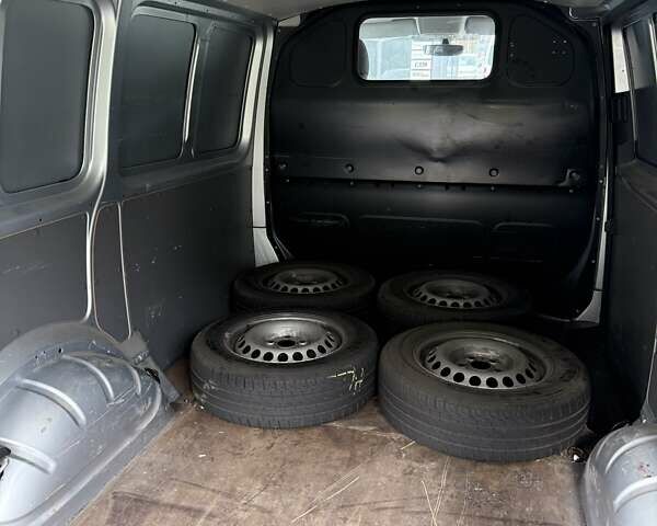 Сірий Фольксваген Transporter, об'ємом двигуна 1.97 л та пробігом 205 тис. км за 25300 $, фото 84 на Automoto.ua