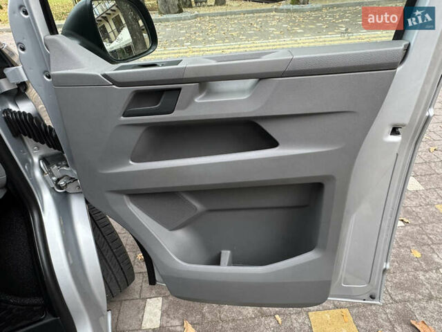 Серый Фольксваген Transporter, объемом двигателя 2 л и пробегом 207 тыс. км за 24950 $, фото 91 на Automoto.ua