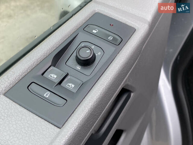 Серый Фольксваген Transporter, объемом двигателя 1.97 л и пробегом 165 тыс. км за 23900 $, фото 45 на Automoto.ua