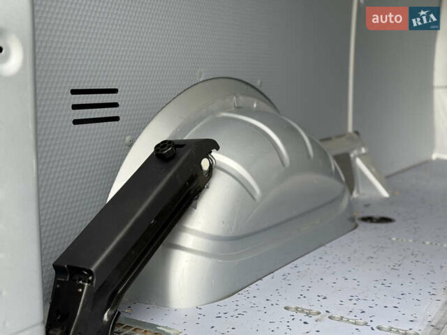 Серый Фольксваген Transporter, объемом двигателя 2 л и пробегом 199 тыс. км за 25999 $, фото 79 на Automoto.ua