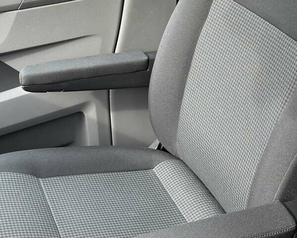 Сірий Фольксваген Transporter, об'ємом двигуна 1.97 л та пробігом 205 тис. км за 25300 $, фото 74 на Automoto.ua