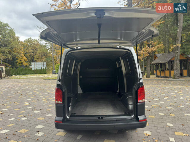 Серый Фольксваген Transporter, объемом двигателя 2 л и пробегом 207 тыс. км за 24950 $, фото 157 на Automoto.ua