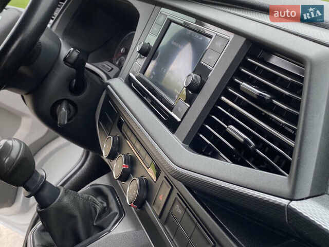 Серый Фольксваген Transporter, объемом двигателя 1.97 л и пробегом 165 тыс. км за 23900 $, фото 29 на Automoto.ua