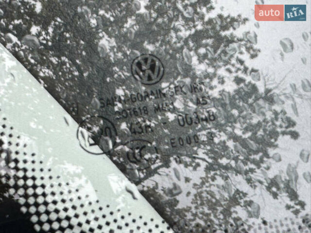 Серый Фольксваген Transporter, объемом двигателя 2 л и пробегом 207 тыс. км за 24950 $, фото 96 на Automoto.ua