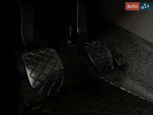 Серый Фольксваген Transporter, объемом двигателя 2 л и пробегом 207 тыс. км за 24950 $, фото 110 на Automoto.ua