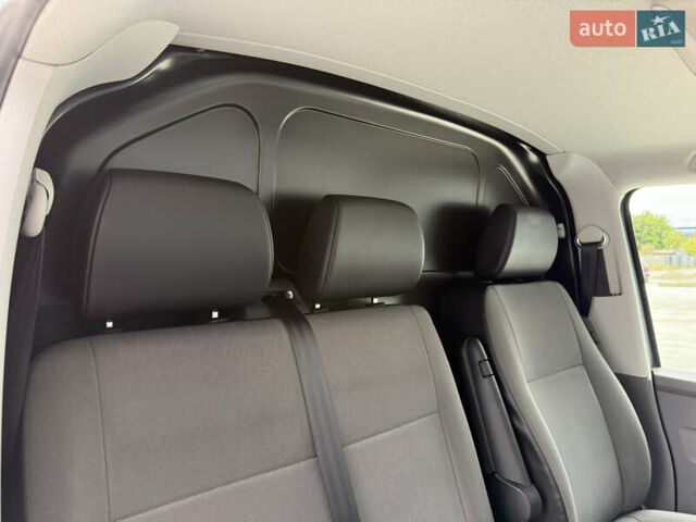 Серый Фольксваген Transporter, объемом двигателя 2 л и пробегом 199 тыс. км за 25999 $, фото 58 на Automoto.ua