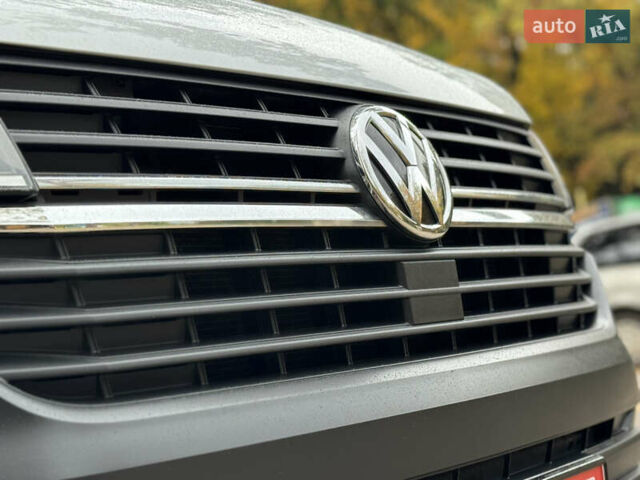 Серый Фольксваген Transporter, объемом двигателя 2 л и пробегом 207 тыс. км за 24950 $, фото 62 на Automoto.ua