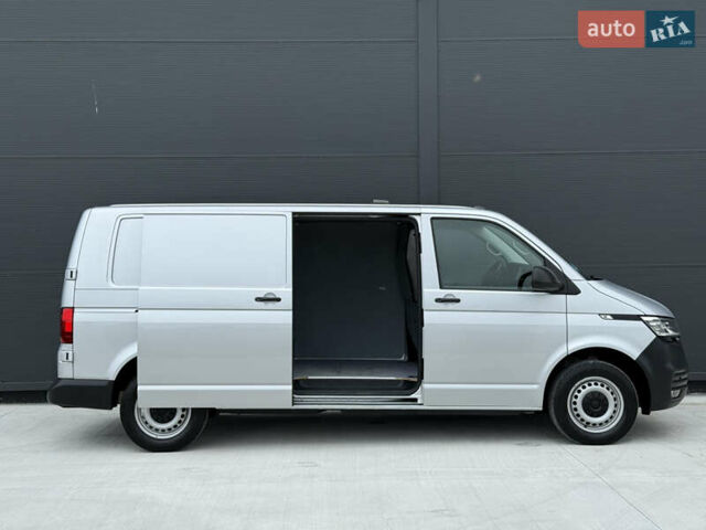 Серый Фольксваген Transporter, объемом двигателя 2 л и пробегом 199 тыс. км за 25999 $, фото 29 на Automoto.ua