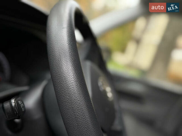 Серый Фольксваген Transporter, объемом двигателя 2 л и пробегом 207 тыс. км за 24950 $, фото 103 на Automoto.ua