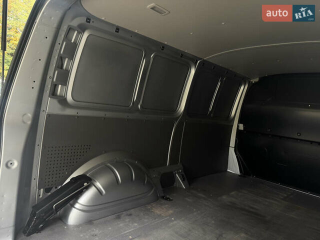 Серый Фольксваген Transporter, объемом двигателя 2 л и пробегом 207 тыс. км за 24950 $, фото 159 на Automoto.ua
