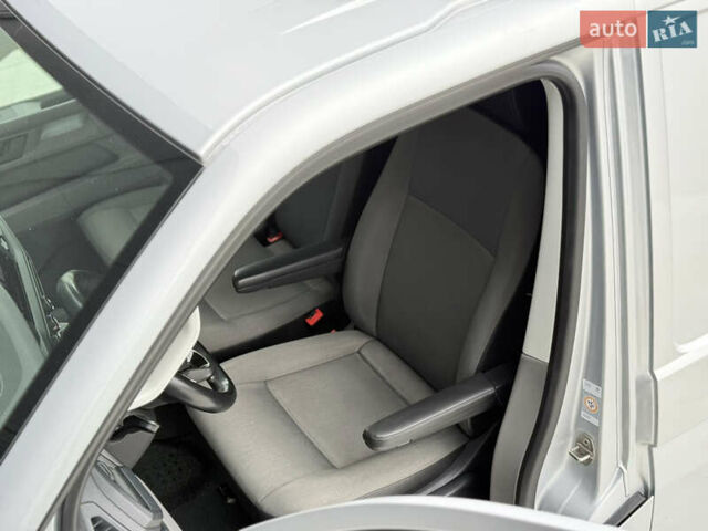 Серый Фольксваген Transporter, объемом двигателя 2 л и пробегом 199 тыс. км за 25999 $, фото 44 на Automoto.ua