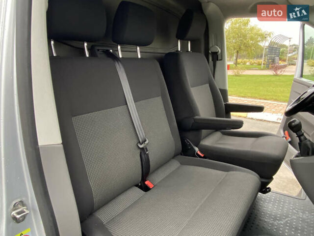 Серый Фольксваген Transporter, объемом двигателя 1.97 л и пробегом 165 тыс. км за 23900 $, фото 20 на Automoto.ua