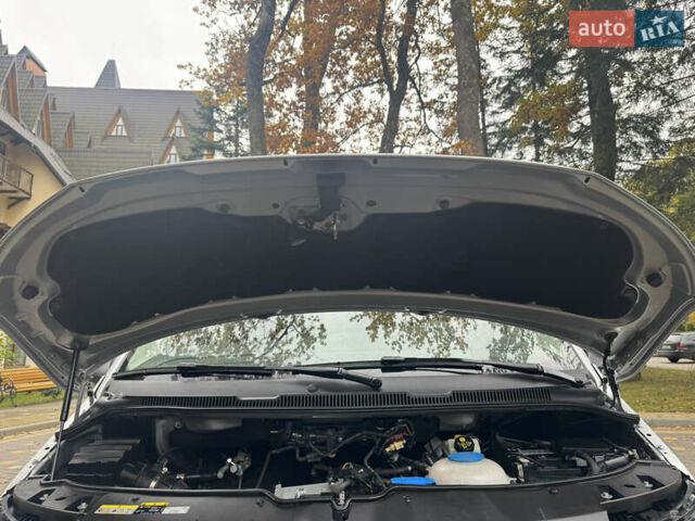 Серый Фольксваген Transporter, объемом двигателя 2 л и пробегом 207 тыс. км за 24950 $, фото 168 на Automoto.ua