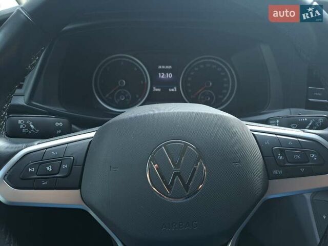 Серый Фольксваген Transporter, объемом двигателя 2 л и пробегом 21 тыс. км за 49500 $, фото 1 на Automoto.ua