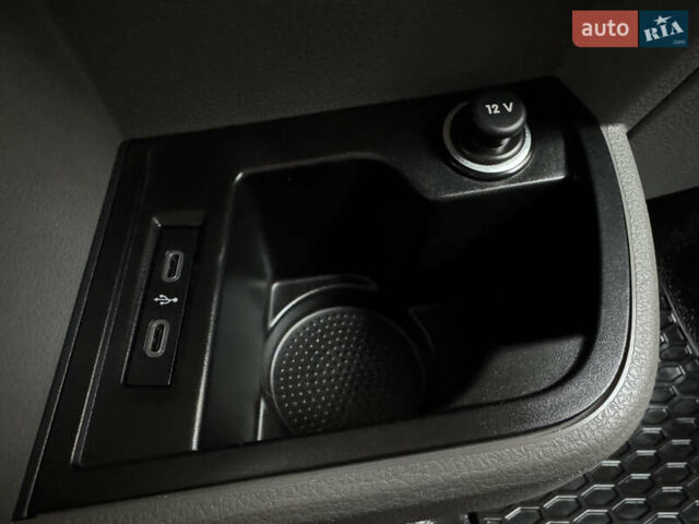 Серый Фольксваген Transporter, объемом двигателя 2 л и пробегом 207 тыс. км за 24950 $, фото 122 на Automoto.ua