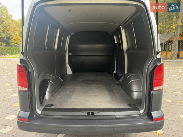 Серый Фольксваген Transporter, объемом двигателя 2 л и пробегом 207 тыс. км за 24950 $, фото 158 на Automoto.ua