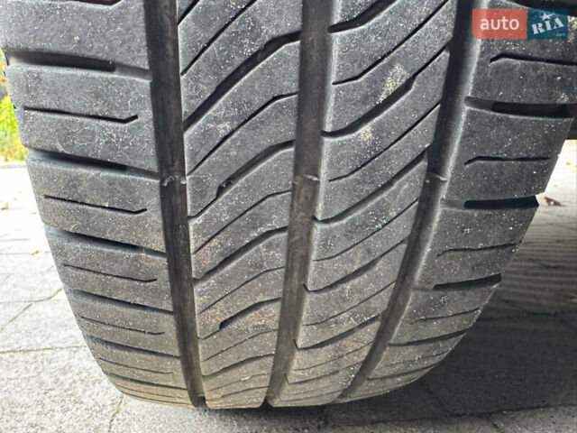 Серый Фольксваген Transporter, объемом двигателя 2 л и пробегом 207 тыс. км за 24950 $, фото 16 на Automoto.ua