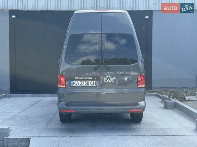 Серый Фольксваген Transporter, объемом двигателя 1.97 л и пробегом 18 тыс. км за 49800 $, фото 3 на Automoto.ua