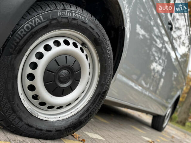 Серый Фольксваген Transporter, объемом двигателя 2 л и пробегом 207 тыс. км за 24950 $, фото 14 на Automoto.ua