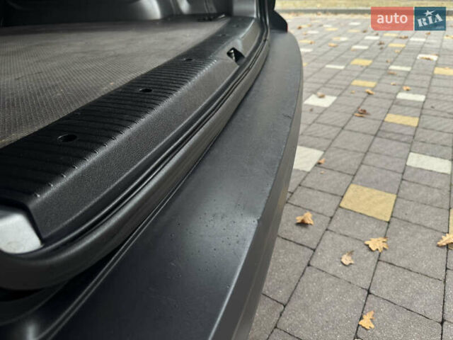 Серый Фольксваген Transporter, объемом двигателя 2 л и пробегом 207 тыс. км за 24950 $, фото 163 на Automoto.ua