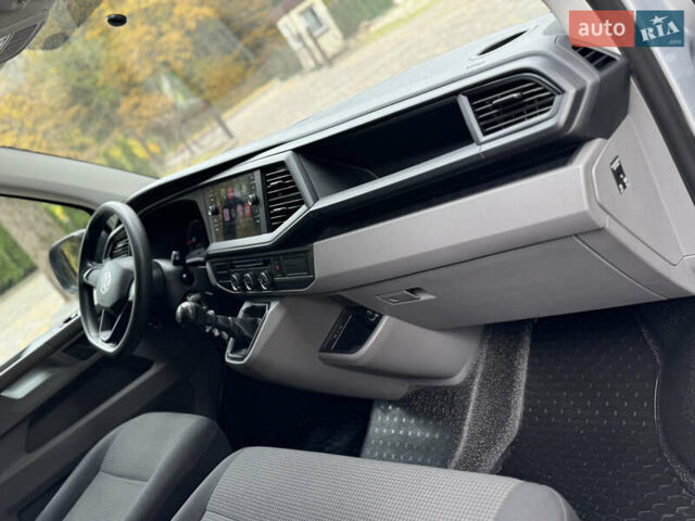 Серый Фольксваген Transporter, объемом двигателя 2 л и пробегом 207 тыс. км за 24950 $, фото 94 на Automoto.ua