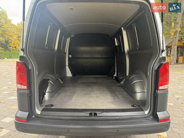 Серый Фольксваген Transporter, объемом двигателя 2 л и пробегом 207 тыс. км за 24950 $, фото 161 на Automoto.ua