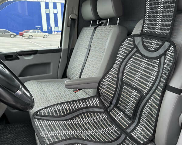 Серый Фольксваген Transporter, объемом двигателя 1.97 л и пробегом 304 тыс. км за 16000 $, фото 18 на Automoto.ua