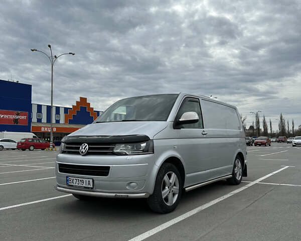 Серый Фольксваген Transporter, объемом двигателя 1.97 л и пробегом 304 тыс. км за 16000 $, фото 1 на Automoto.ua