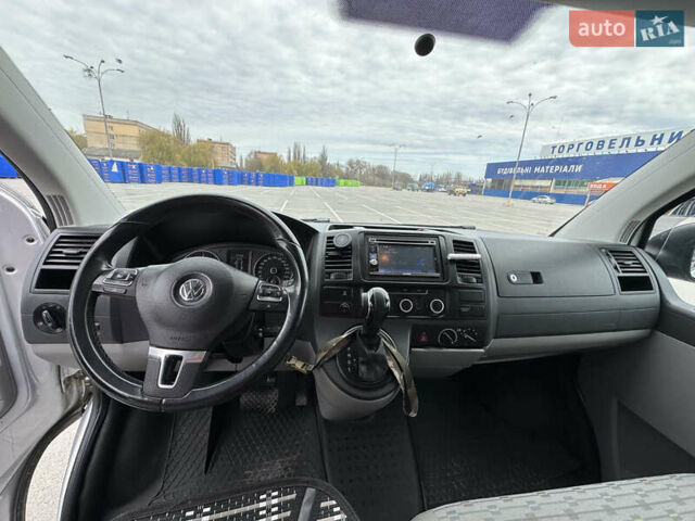 Серый Фольксваген Transporter, объемом двигателя 1.97 л и пробегом 304 тыс. км за 16000 $, фото 11 на Automoto.ua
