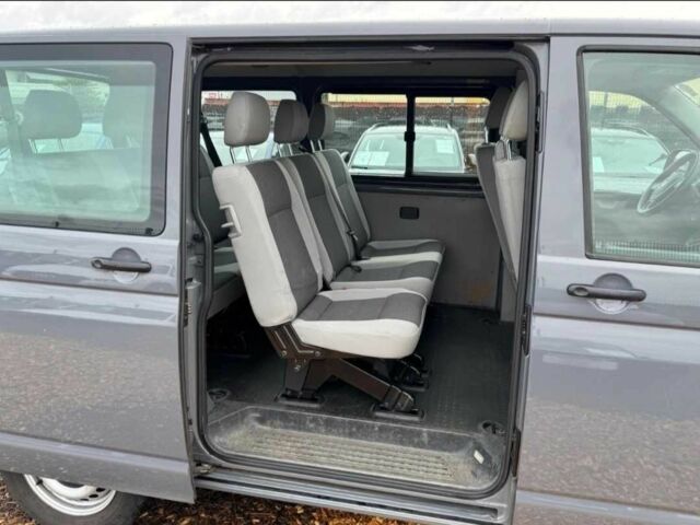 Серый Фольксваген Transporter, объемом двигателя 2 л и пробегом 219 тыс. км за 21000 $, фото 5 на Automoto.ua