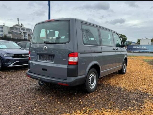 Серый Фольксваген Transporter, объемом двигателя 2 л и пробегом 219 тыс. км за 21000 $, фото 2 на Automoto.ua