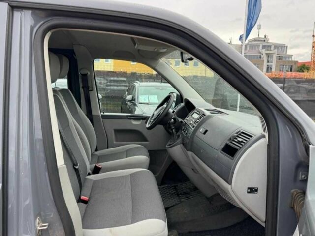 Серый Фольксваген Transporter, объемом двигателя 2 л и пробегом 219 тыс. км за 21000 $, фото 4 на Automoto.ua