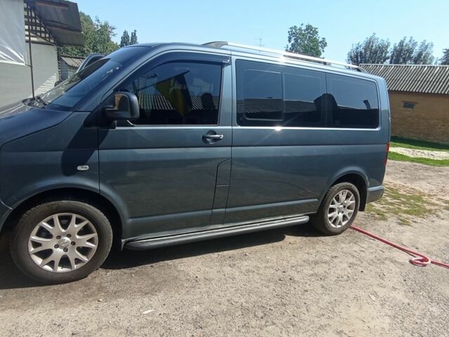 Серый Фольксваген Transporter, объемом двигателя 2 л и пробегом 333 тыс. км за 16000 $, фото 1 на Automoto.ua
