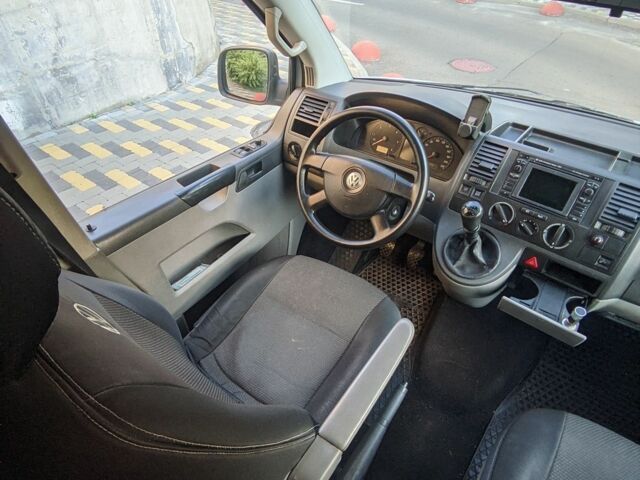 Серый Фольксваген Transporter, объемом двигателя 2.5 л и пробегом 382 тыс. км за 8500 $, фото 14 на Automoto.ua