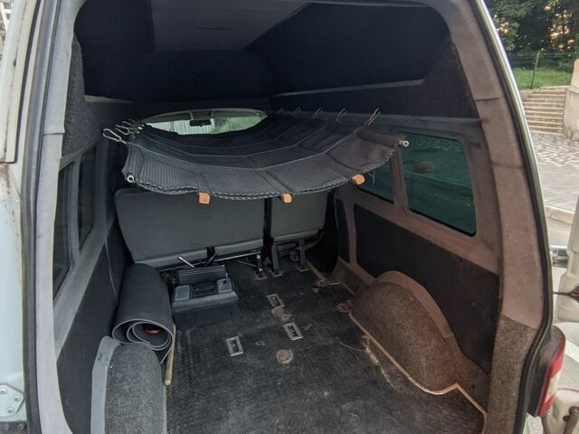 Серый Фольксваген Transporter, объемом двигателя 2.5 л и пробегом 382 тыс. км за 8500 $, фото 5 на Automoto.ua