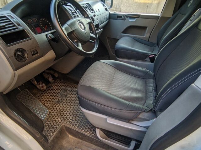 Серый Фольксваген Transporter, объемом двигателя 2.5 л и пробегом 382 тыс. км за 8500 $, фото 11 на Automoto.ua