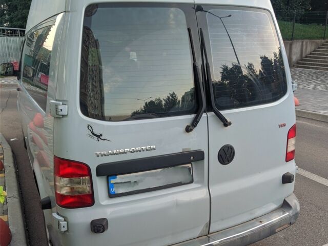 Серый Фольксваген Transporter, объемом двигателя 2.5 л и пробегом 382 тыс. км за 8500 $, фото 4 на Automoto.ua