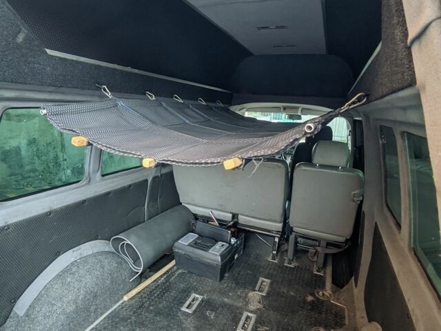 Серый Фольксваген Transporter, объемом двигателя 2.5 л и пробегом 382 тыс. км за 8500 $, фото 6 на Automoto.ua