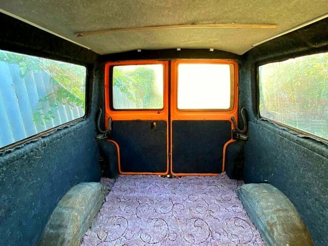 Серый Фольксваген Transporter, объемом двигателя 2.4 л и пробегом 480 тыс. км за 4300 $, фото 3 на Automoto.ua