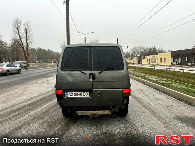 Сірий Фольксваген Transporter, об'ємом двигуна 2.4 л та пробігом 300 тис. км за 4000 $, фото 2 на Automoto.ua